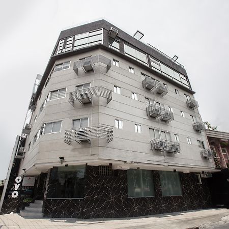 Circuit Hostel Makati City Dış mekan fotoğraf