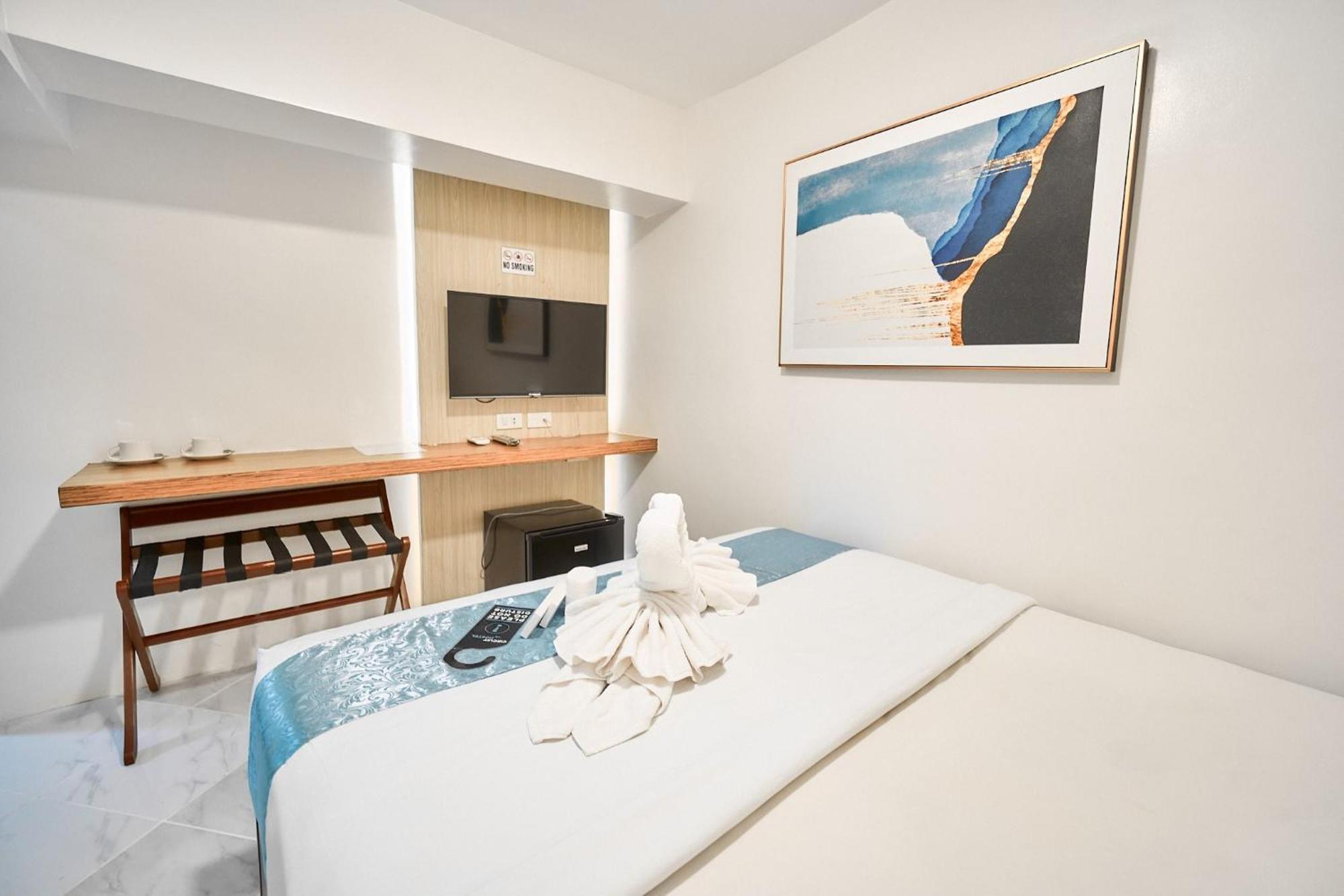 Circuit Hostel Makati City Dış mekan fotoğraf